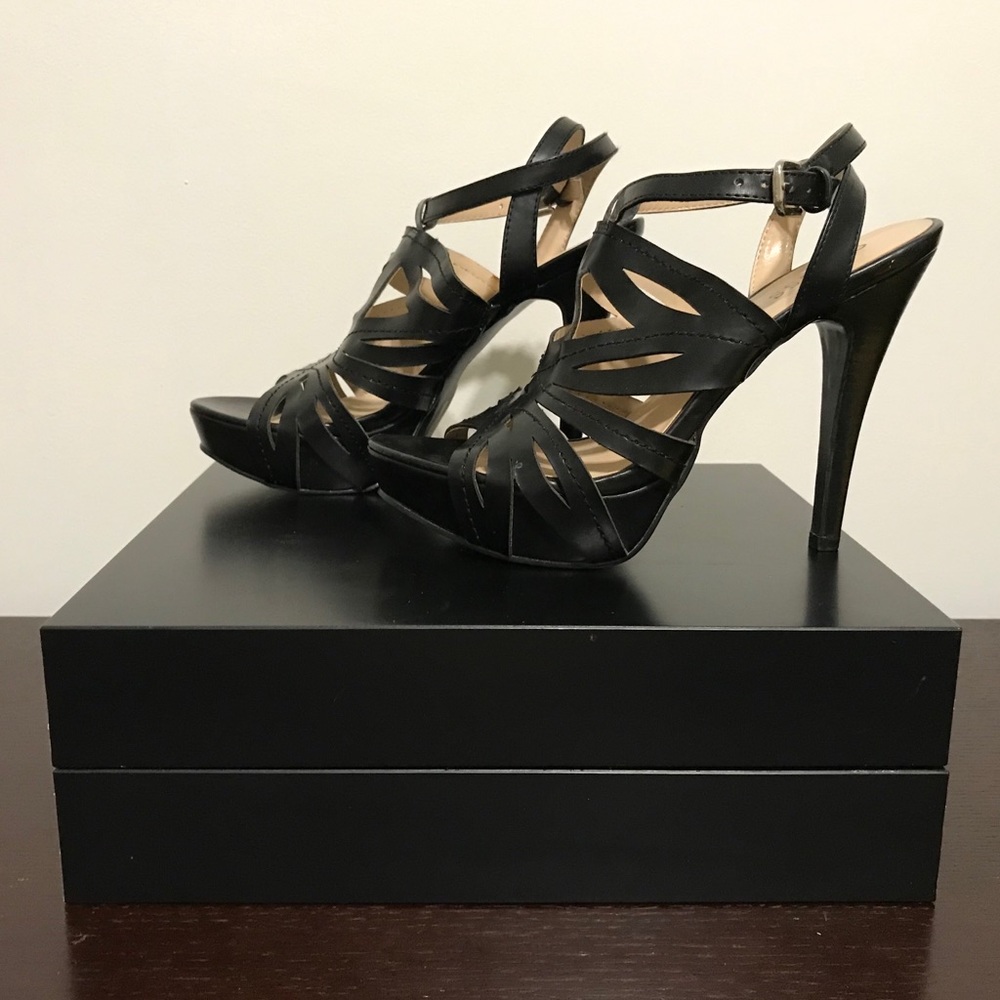 ♠️ GUESS BLACK STRAPY HEELS